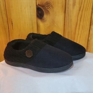 Black Minimalist Slip-On Slippers with Cushioned Sole